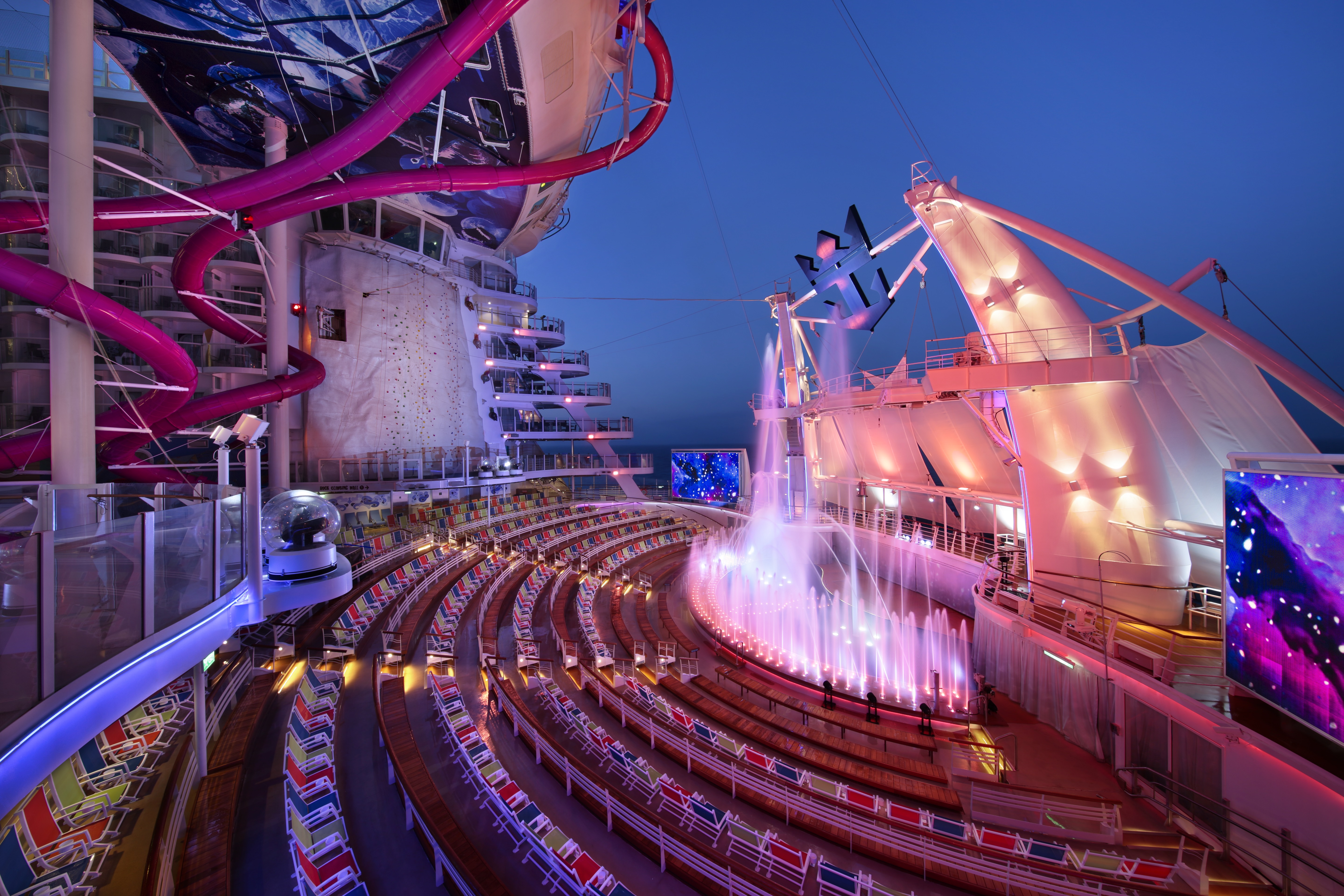 Harmony of the Seas - AquaTheatre Shows